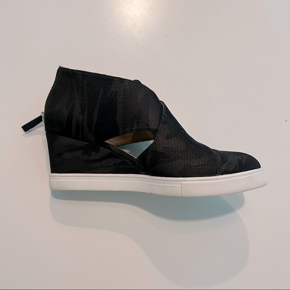 LINEA Paolo sneaker wedge heel in camouflage